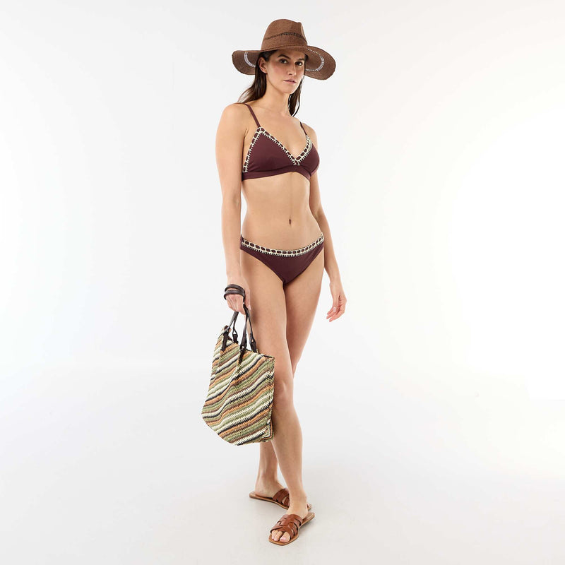 Triangle de bain avec bords macramé