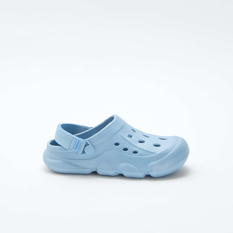 Paire de mules de plage fermées