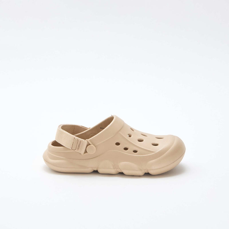 Paire de mules de plage fermées