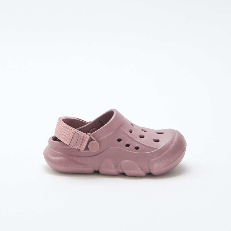 Paire de mules de plage fermées unie