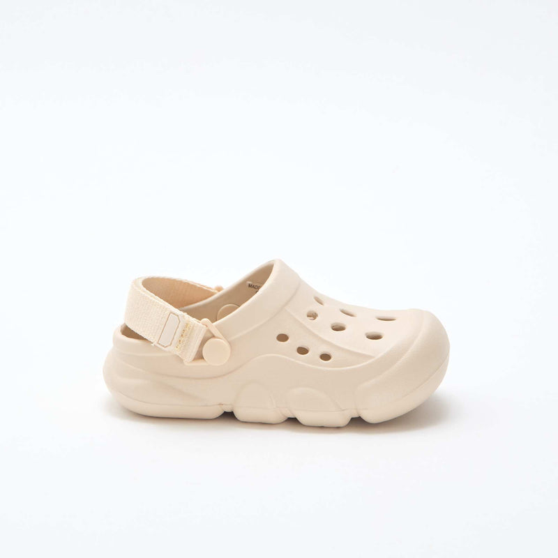 Paire de mules de plage fermées unie