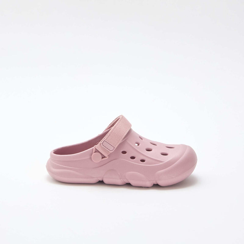 Paire de mules de plage fermées