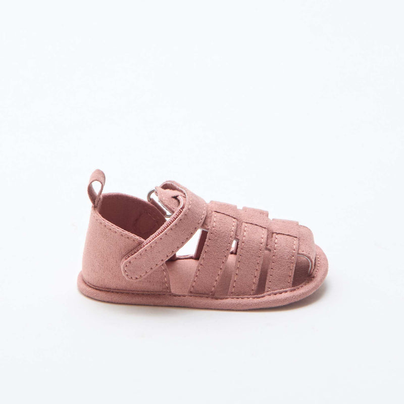 Paire de sandales à scratchs