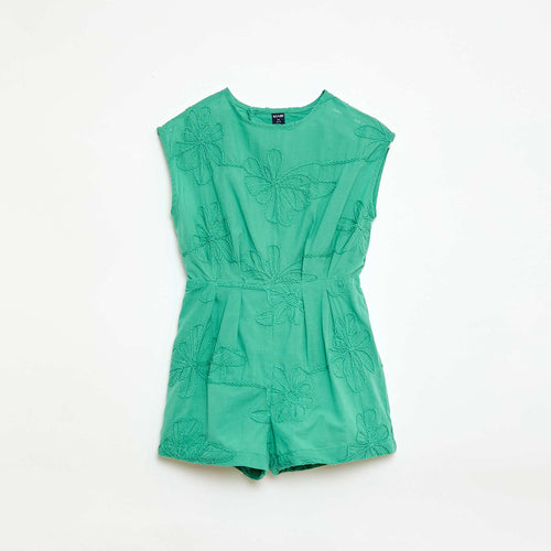 Combinaison short avec grandes fleurs brodées
