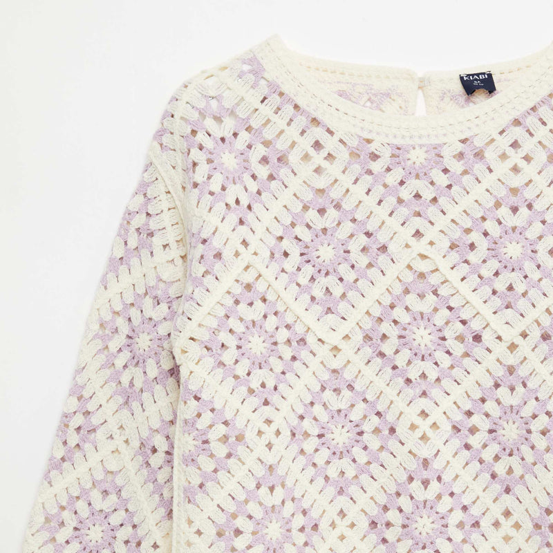 Pull en maille ajourée avec broderies fleurs
