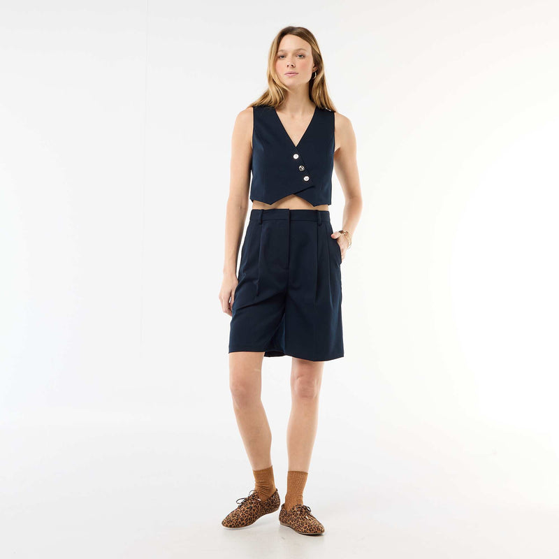Gilet de costume avec ouverture boutonnée asymétrique