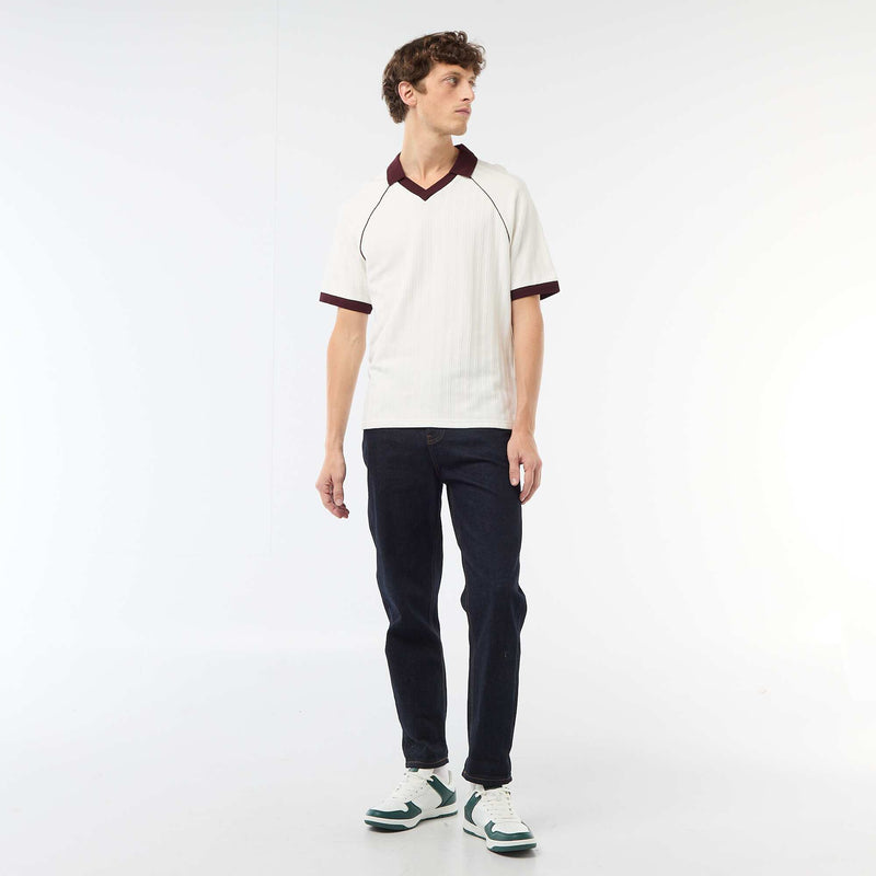 Polo en matière fantaisie col polo sans boutons