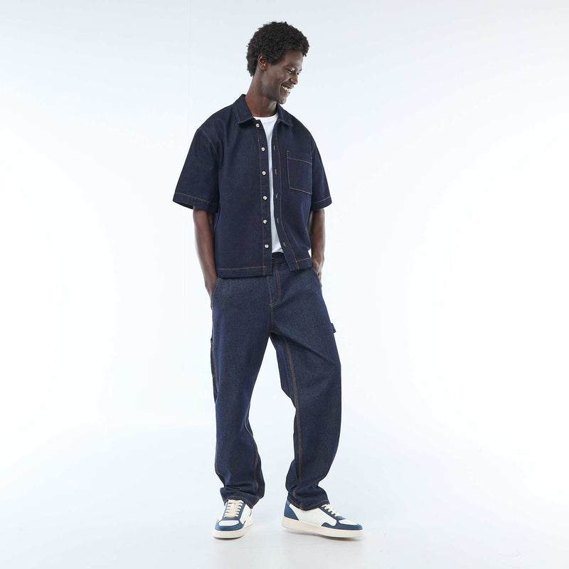 Chemise unie en jean à manches courtes