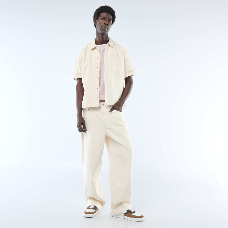 Chemise unie en jean à manches courtes