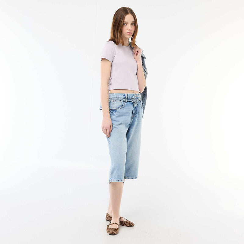 Tee-shirt cropped côtelé avec noeuds