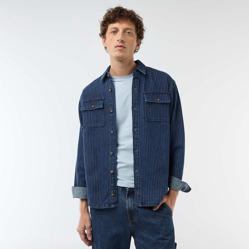 Chemise en jean rayée avec poches plaquées à la poitrine