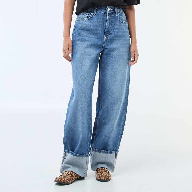 Jean large avec revers