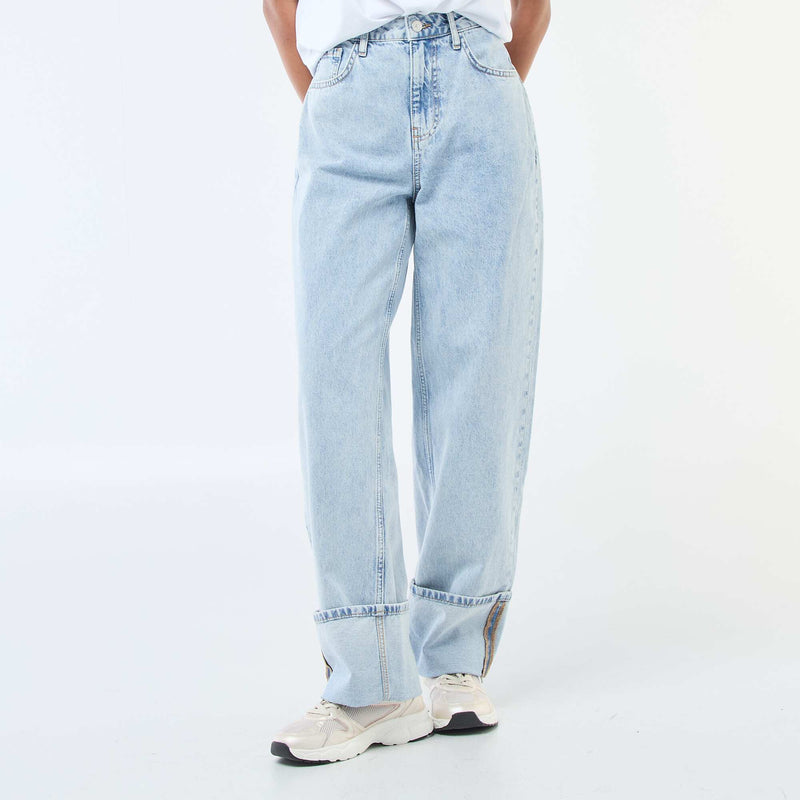 Jean large avec revers