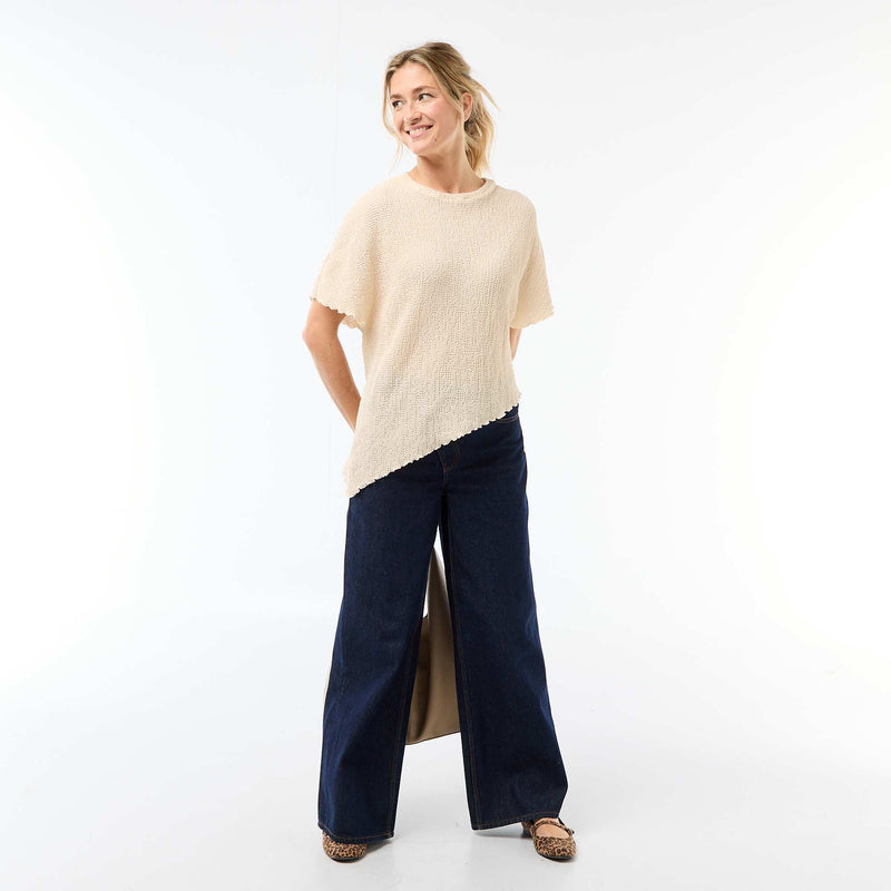 T-shirt en maille à base asymétrique