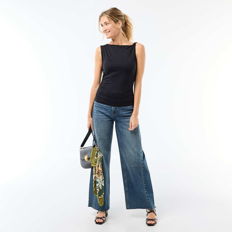 T-shirt stretch avec bijou doré