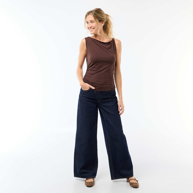 T-shirt stretch avec bijou doré
