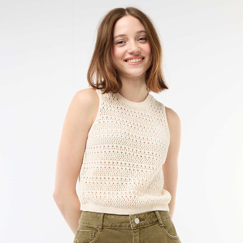 Top en crochet ajouré avec emmanchures larges