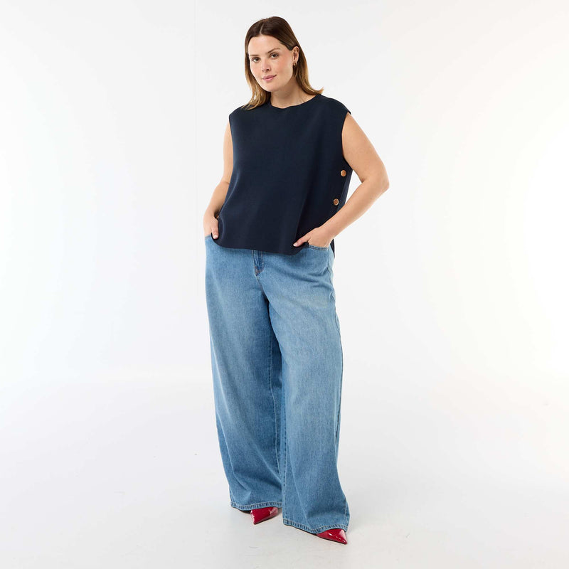 Pull sans manches avec boutons dorés sur côté