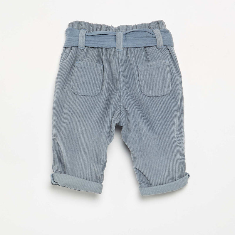 Pantalon en velours côtelé avec ceinture incluse