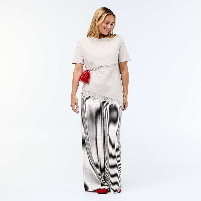 Tee-shirt manches courtes avec dentelle