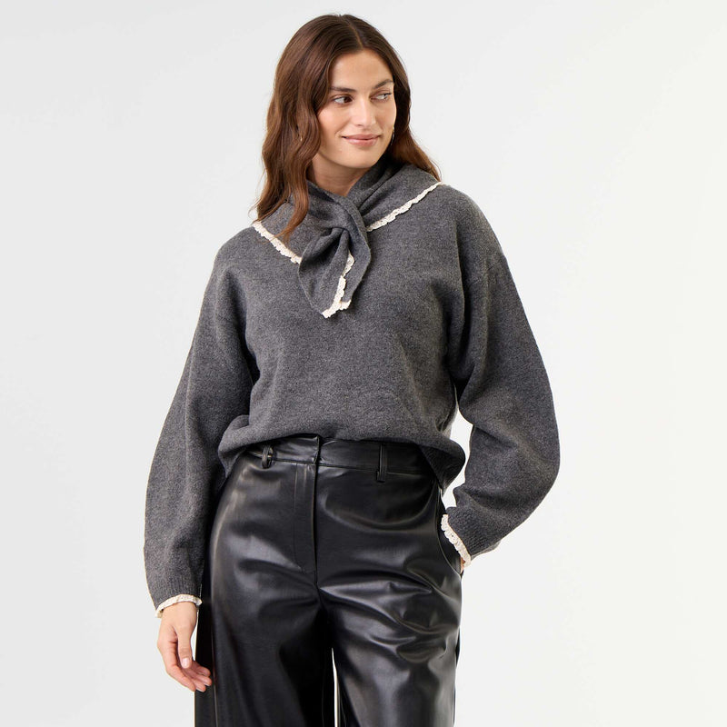 Pull avec foulard assorti – Gris – Kiabi Maroc