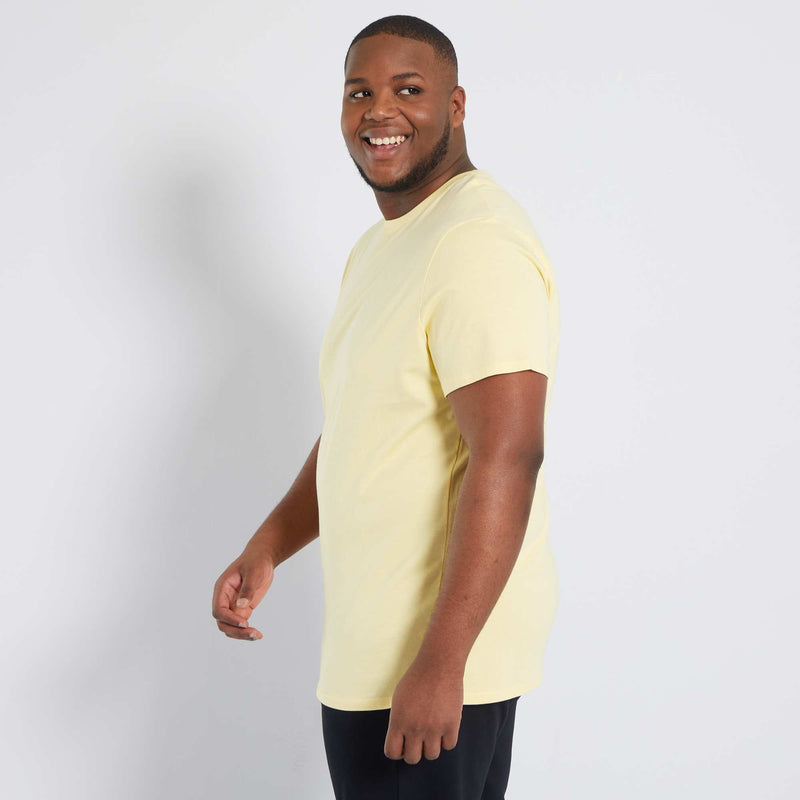jaune pâle