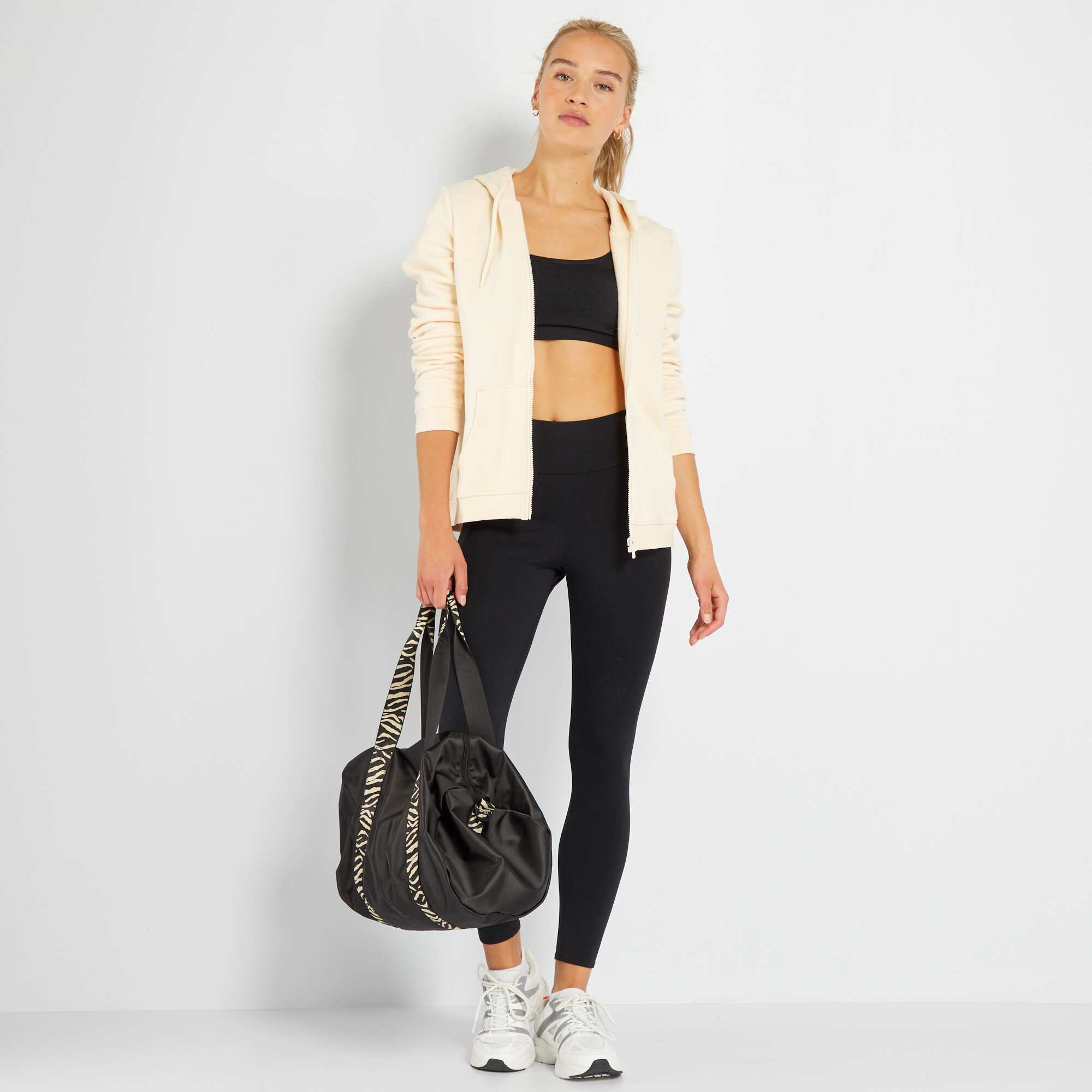 Sweat zippé à capuche