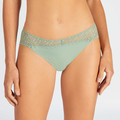 Culotte micro et dentelle