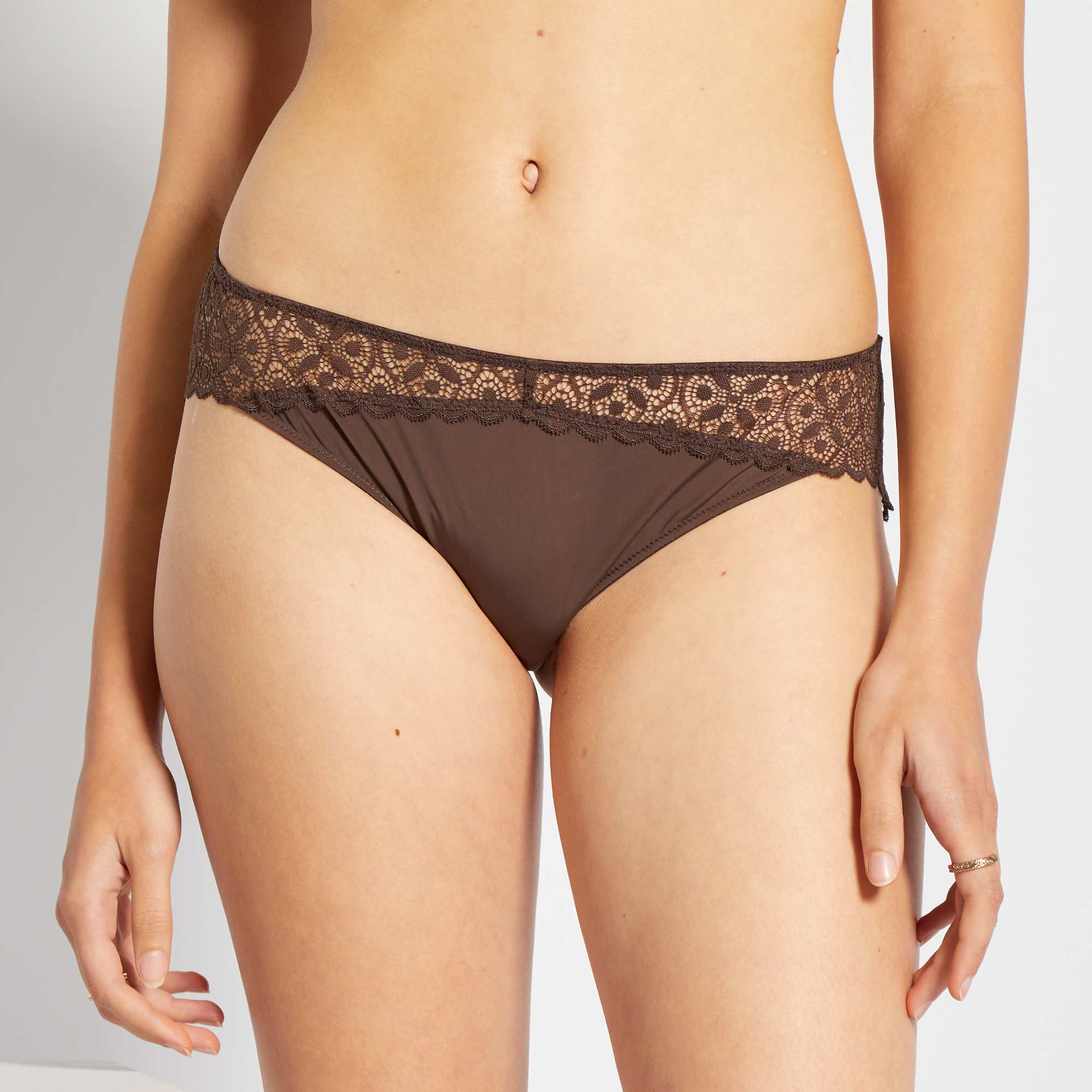 Culotte micro et dentelle
