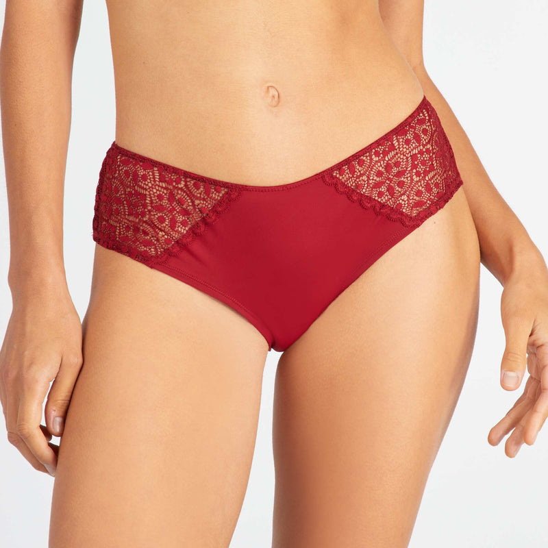 Shorty micro et dentelle