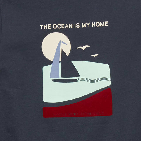 Tee-shirt message 'the ocean is my home'