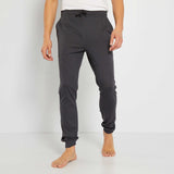 Gris foncé